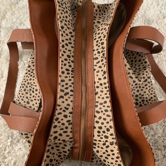 Large tote by Universal Thread - Picture 3 of 4